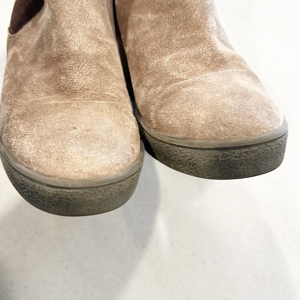 Aquatalia Claire Wedge Suede Ankle Boots Taupe Tan Beige size 9